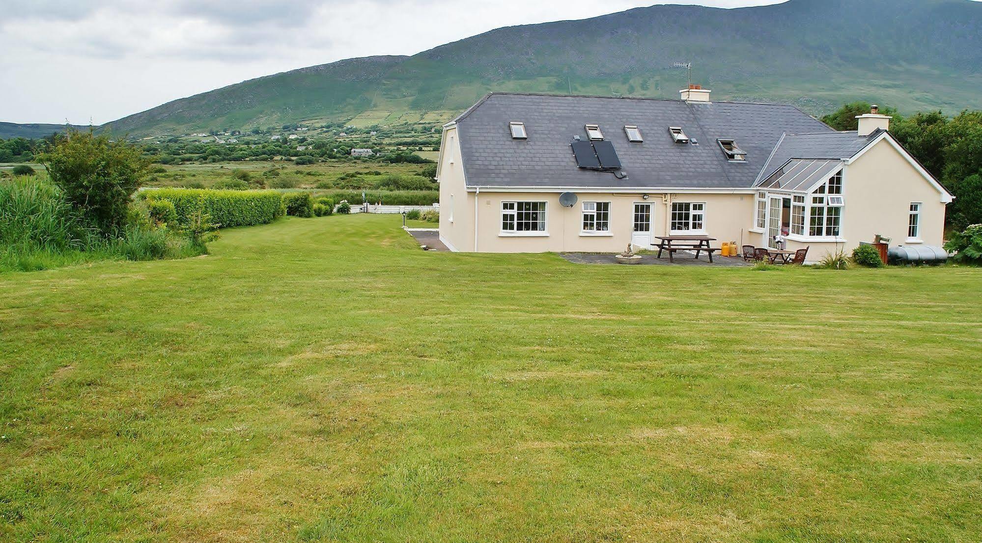 Strand'S End House Rooms Only, No Breakfast Served Cahersiveen Exterior foto